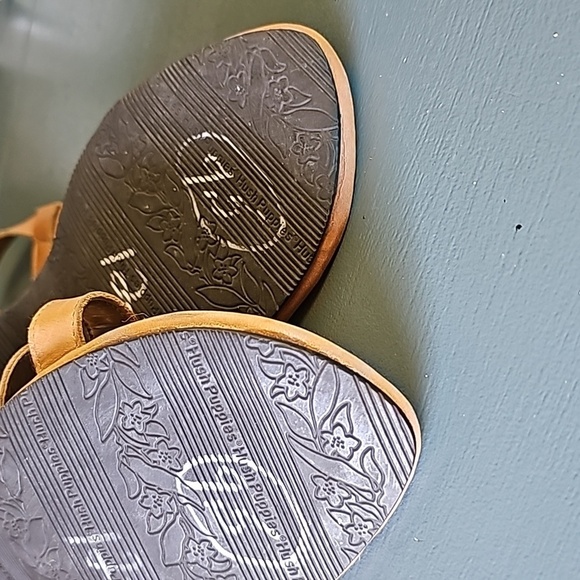 Hush puppies‎ women's sandles. Tan leather.  Clean. 9.5 - Picture 9 of 10